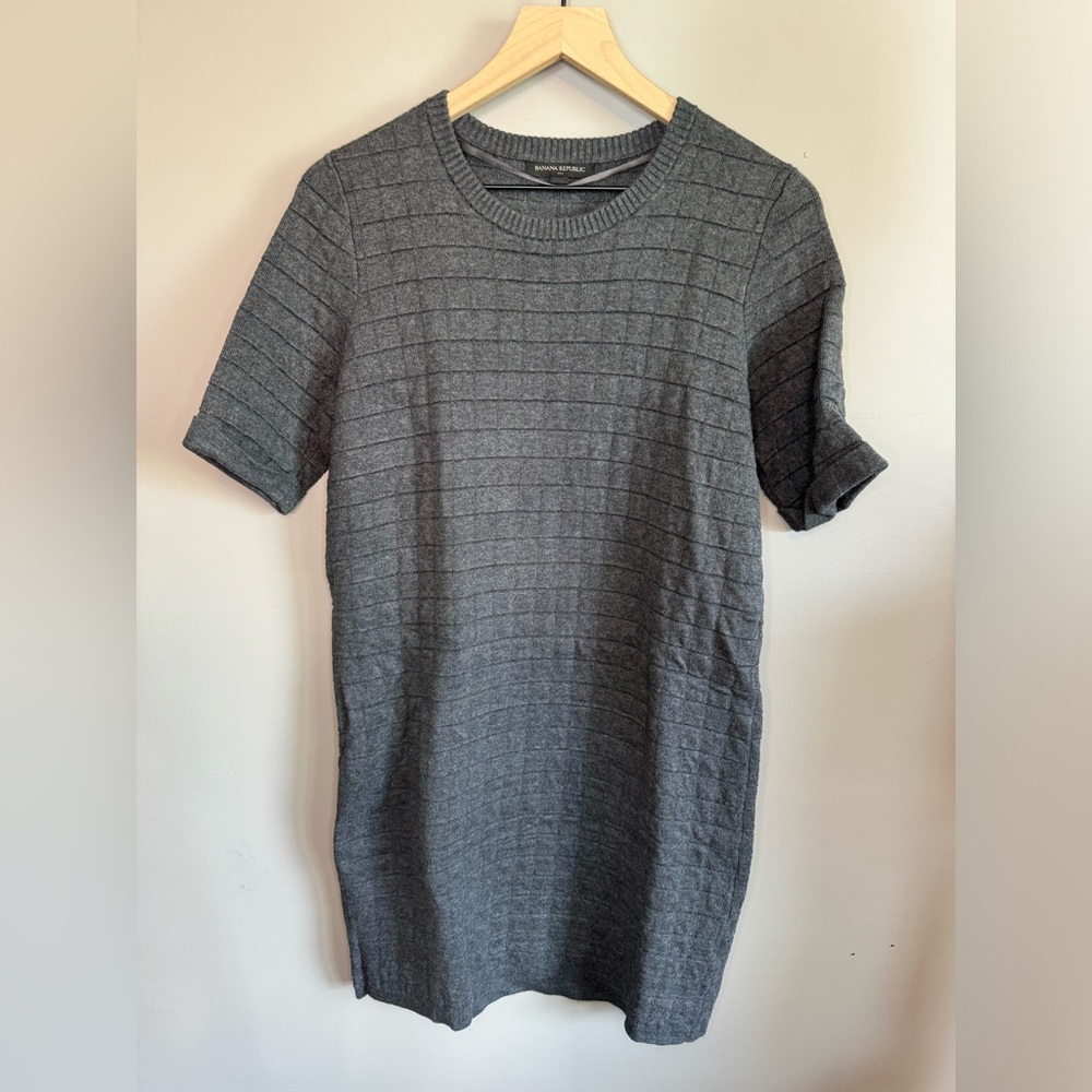 Banana Republic Short Sleeve Quilted Dress